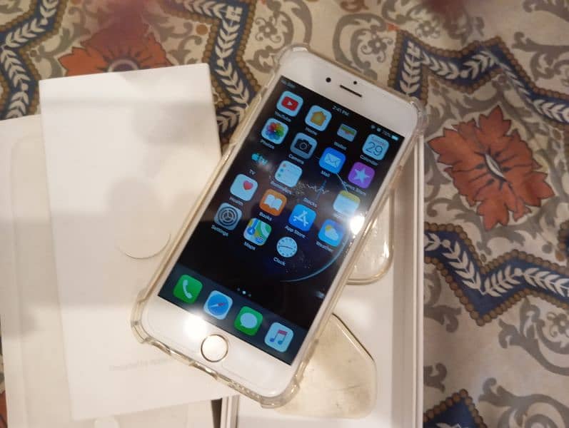 Iphone 6 with box and accessories 0