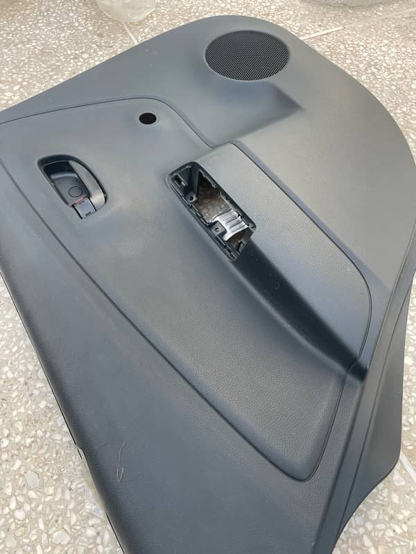 2017 Toyota Vitz Door Panels 1