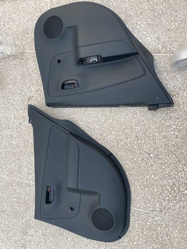 2017 Toyota Vitz Door Panels 2