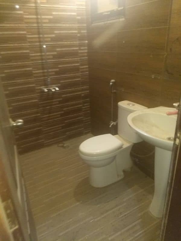 pechs block 2 one bad bath fully furnished / independent entrance 0