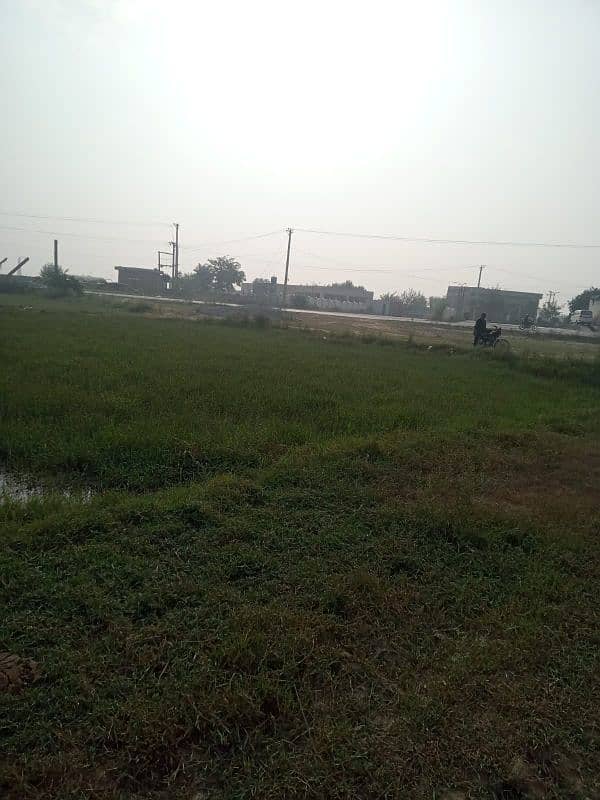 new lahore road 5.7 Marla Corner plot 0