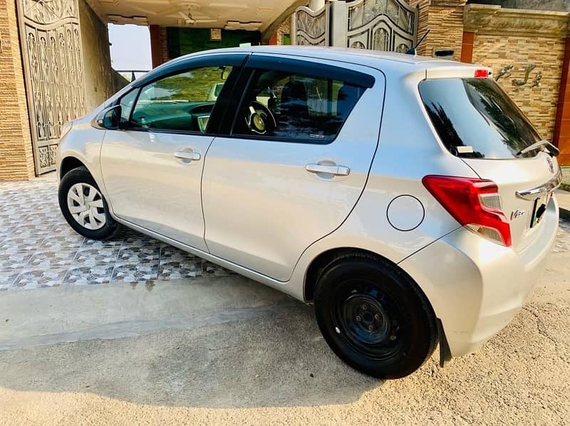 Toyota Vitz 2015 3