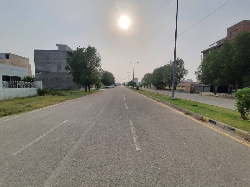 Limited Offer Semi Commercial MB Corner 5 Marla At 64 Lac Only 2