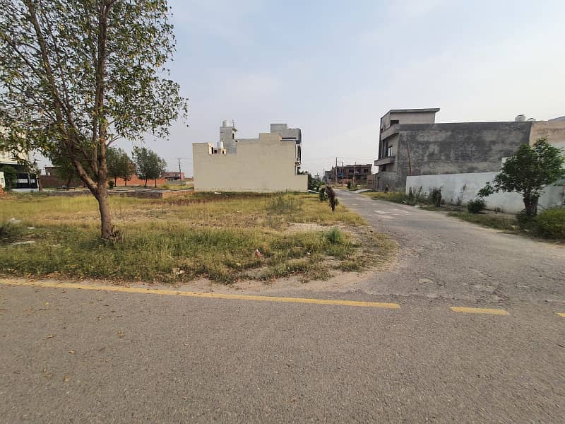 Limited Offer Semi Commercial MB Corner 5 Marla At 64 Lac Only 3