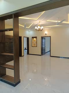 10 Marla Upper portion for rent in G-13 Islambad 0