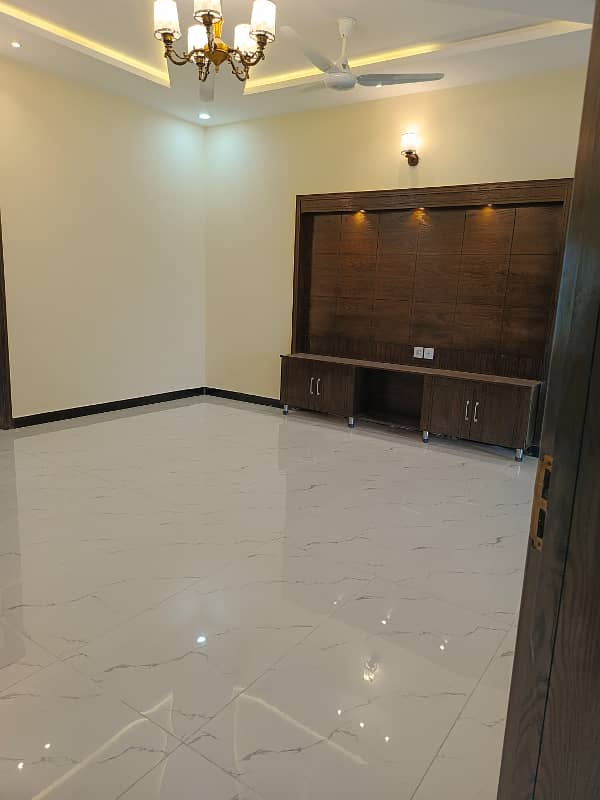 10 Marla Upper portion for rent in G-13 Islambad 5