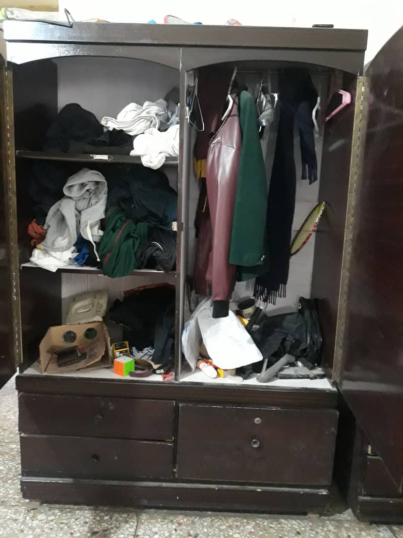 Wardrobe, الماری 1