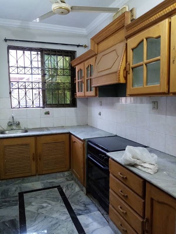 G11 4 Marla Upper Portion For Rent 2 Bed 2 bath Near Markaz 1