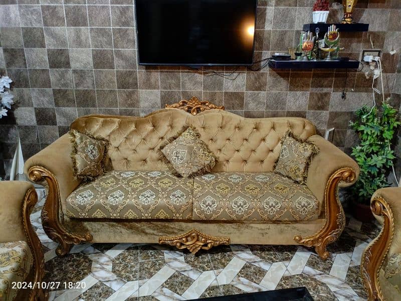 crown style 7 seater sofa 3