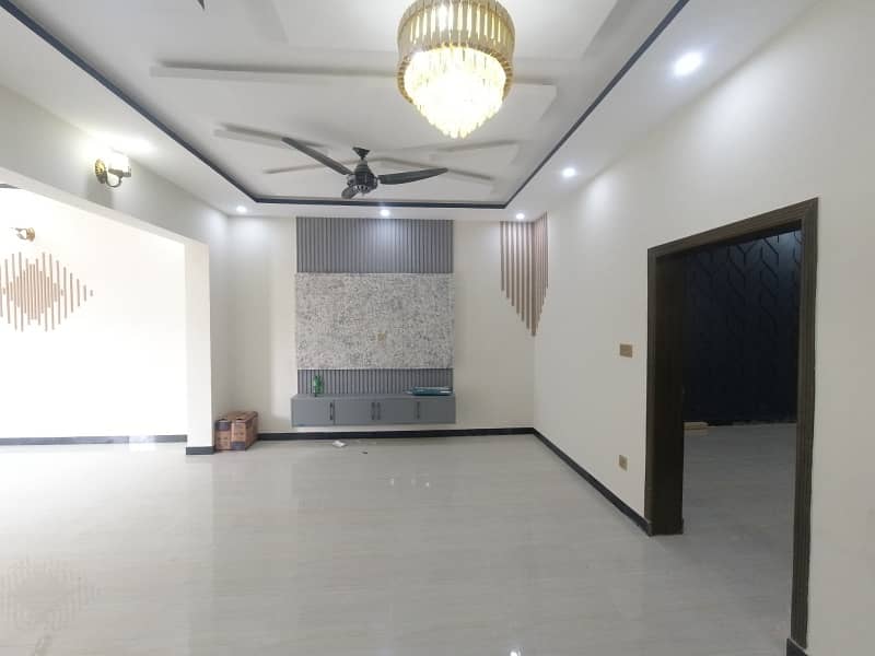 HOUSE AVAILABLE FOR SALE C SIZE 6 MARLA IN MULTI GARDENS B-17 ISLAMABAD 7