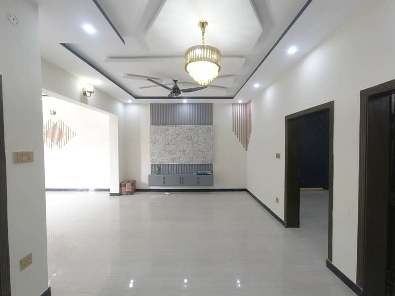 HOUSE AVAILABLE FOR SALE C SIZE 6 MARLA IN MULTI GARDENS B-17 ISLAMABAD 8