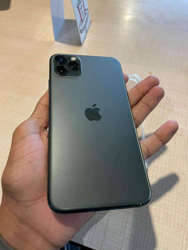 iPhone 11 pro Max 64 GB non PTA sim work karegi 2 month 1