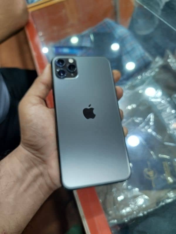 iPhone 11 Pro Max 0