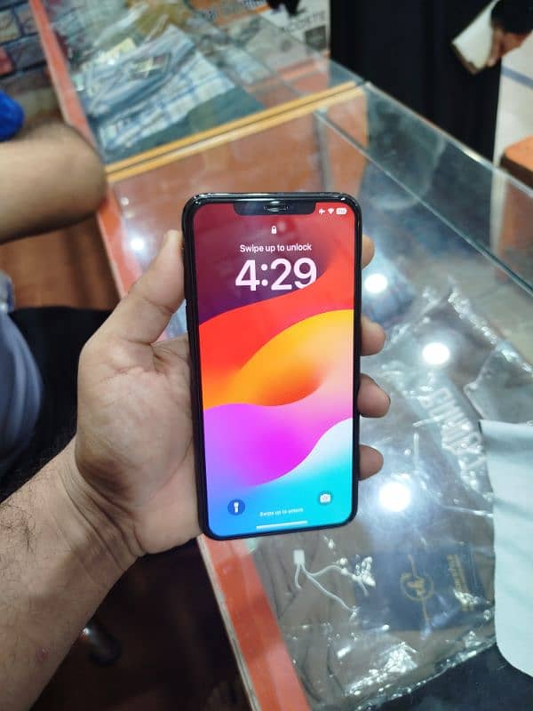 iPhone 11 Pro Max 2