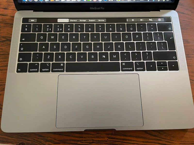 MacBook pro 13 inch 2019 with touchbar 16/256 5