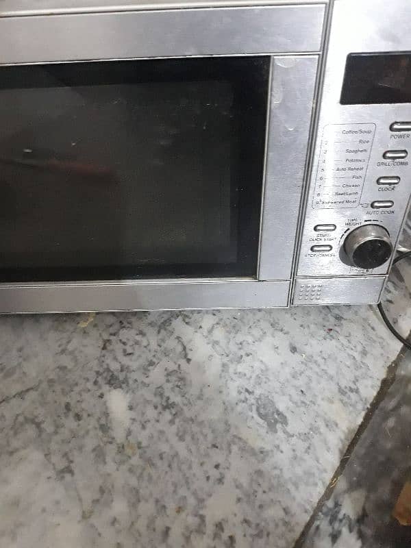 microwave oven 0