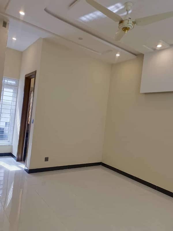 14 Marla Full House For Rent In G-13 islambad 4