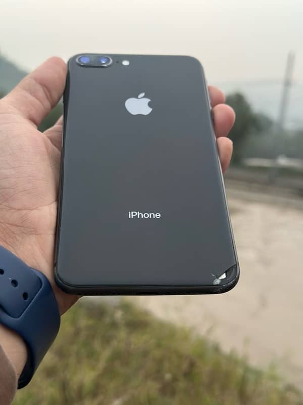 iphone 8 lpus good condition 64gb pta approved black 7