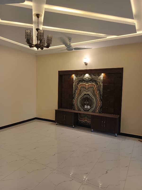 Brand new kanal upper portion for rent in G-13 islambad 12