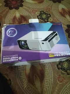 HD SMART PROJECTOR. 10 BY 10 Condition