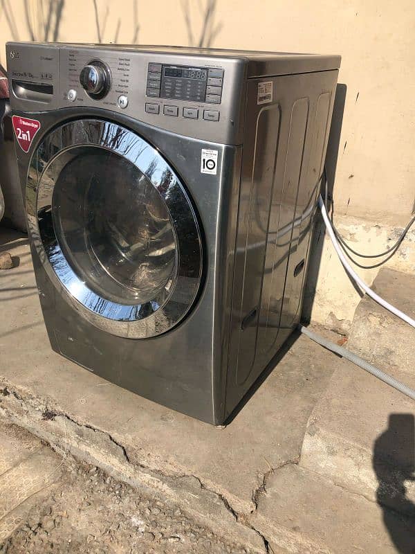 LG 16 kg fully automatic front load DC inverter washing machine 3