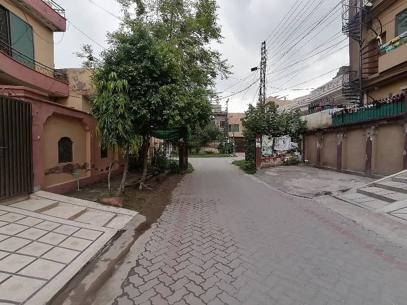 Triple Storey 10 Marla House For sale In Marghzar Officers Colony Marghzar Officers Colony 4