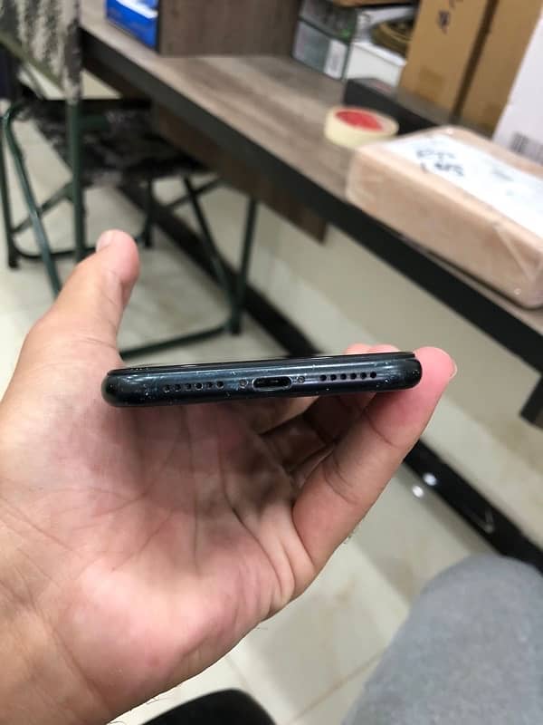 IPHONE XR NON PTA 3