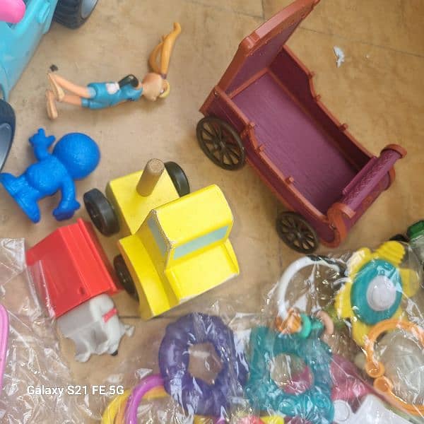 imported lot educational toys , stuff, dolls and cars buy for buisnes 5