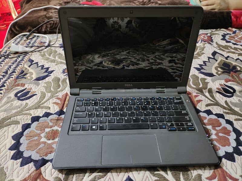 dell leptop model 3160 tuch screen 7