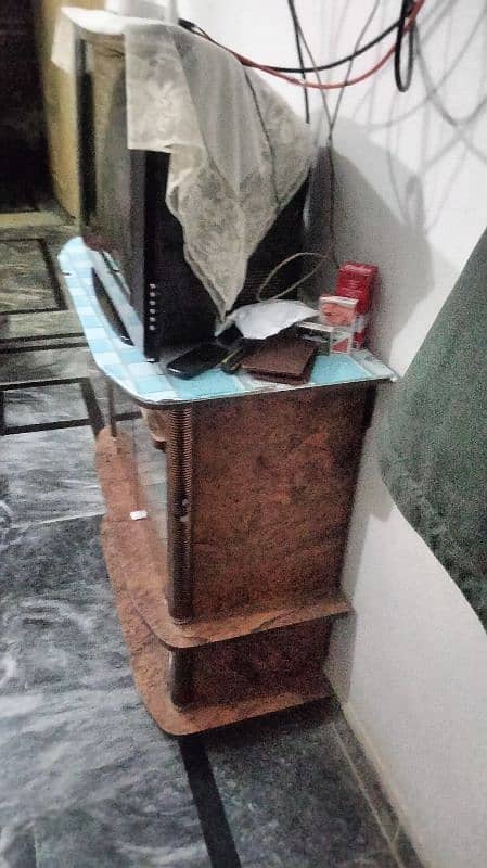 TV with Trolley for sale 1