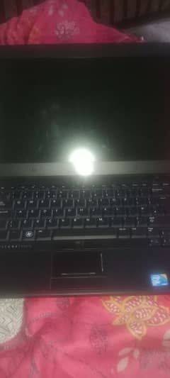 laptop for sell bilkul thk chlta h. ziyda use b ni kiya