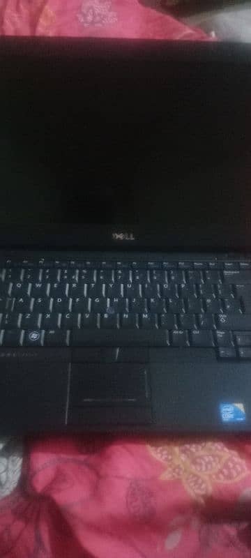 laptop for sell bilkul thk chlta h. ziyda use b ni kiya 1