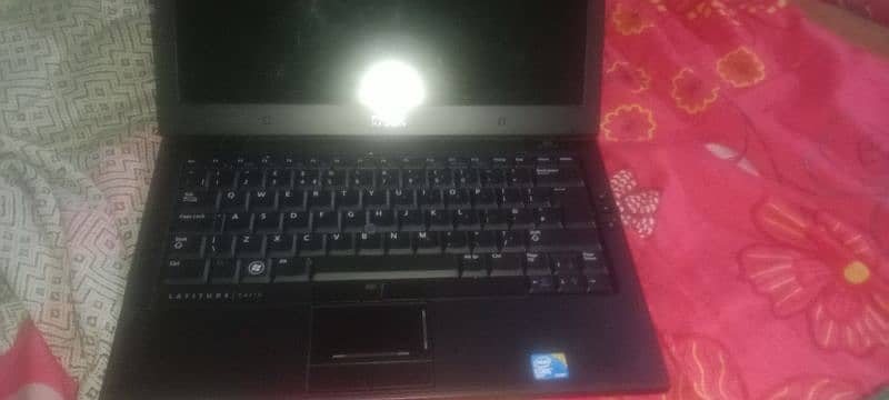 laptop for sell bilkul thk chlta h. ziyda use b ni kiya 3