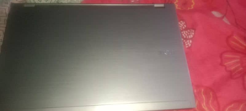 laptop for sell bilkul thk chlta h. ziyda use b ni kiya 4