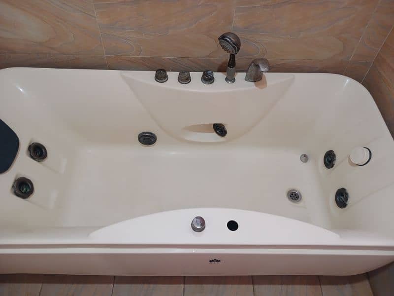 bath tub imported RAK company 1