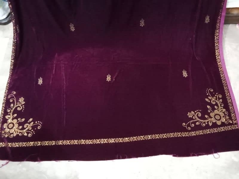 velvet  stone shawls 1