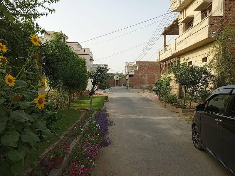 10 Marla Plot Available for sale in Rehman Garden Yazman Road Bhawalpur 3