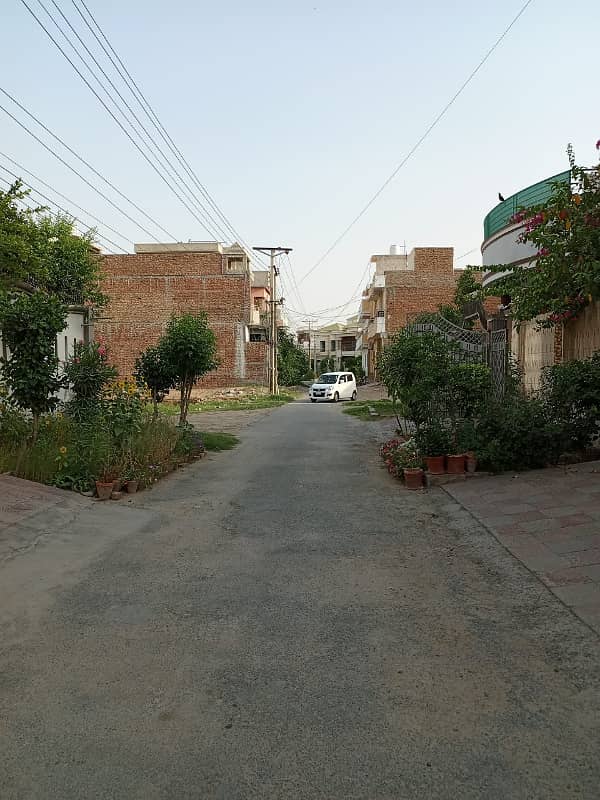 10 Marla Plot Available for sale in Rehman Garden Yazman Road Bhawalpur 4