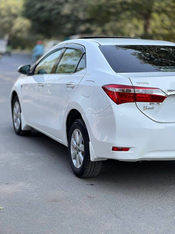 Toyota Corolla Altis Grande 2016 3