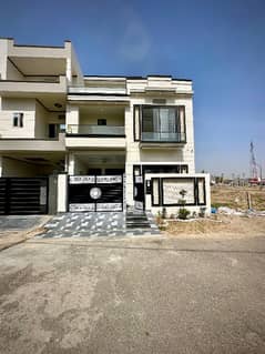 Central Park AA Block 5 Marla Most Beautiful Modern Design House Available For Sale Prime Location Near Tooo Park And Masjid. . 0