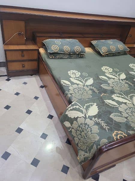 Antique Style Double Bed 4