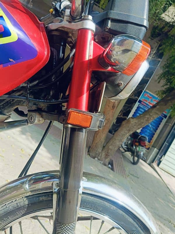 Honda 125, condition 9/10 17