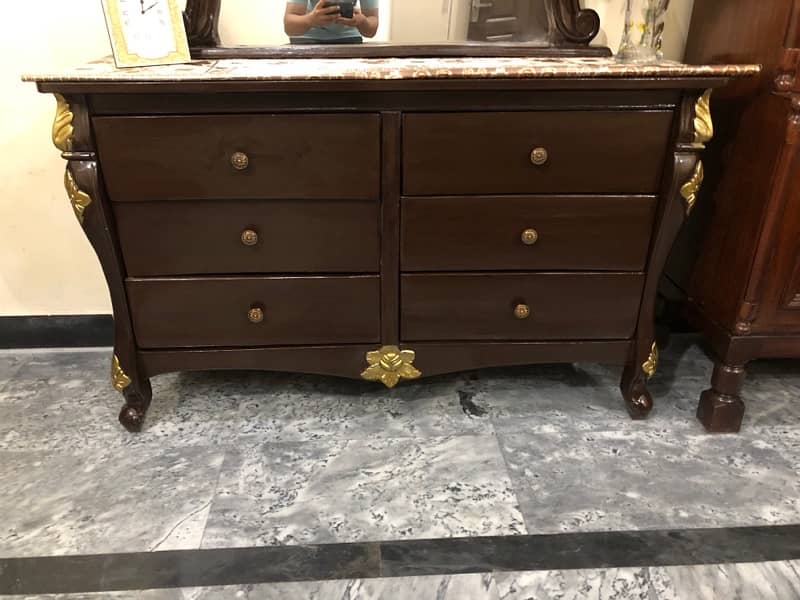 chinioti style dressing table just like brand new 3