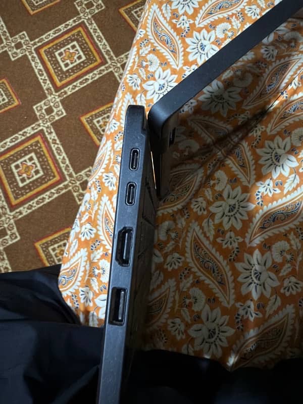 13” Dell Latitude 7390 2 in 1 360 Touchscreen 8/256 2