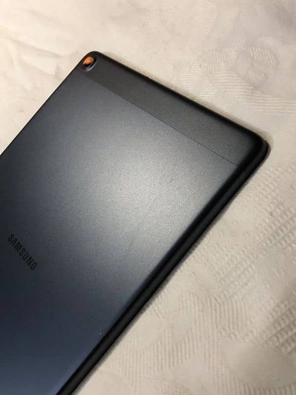 SAMSUNG GALAXY TAB A SM-T510 10.1 inches 2/32GB 4