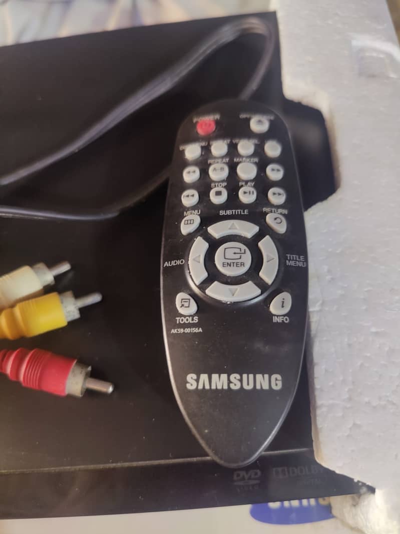 Samsung DVD Player E360 Watch movies from USB Lush condition 1