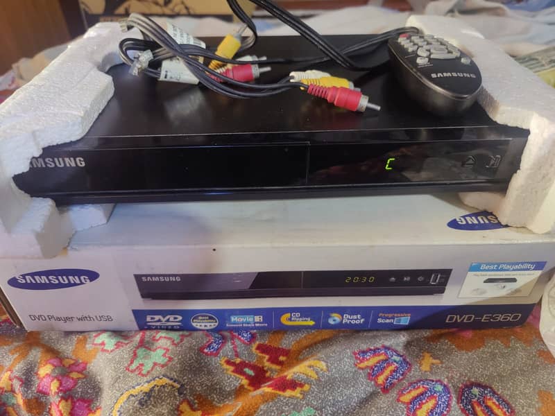 Samsung DVD Player E360 Watch movies from USB Lush condition 2