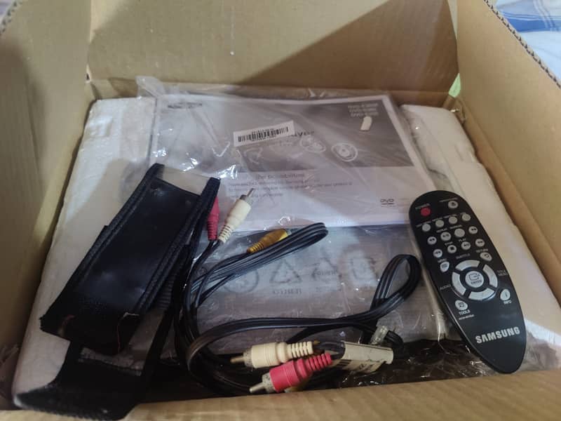 Samsung DVD Player E360 Watch movies from USB Lush condition 7