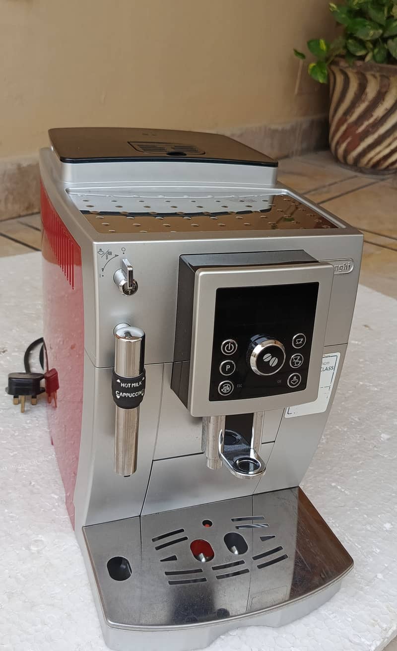 Coffee Maker/Delonghi 8