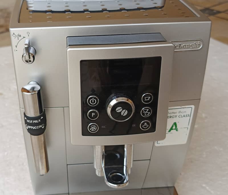 Coffee Maker/Delonghi 9